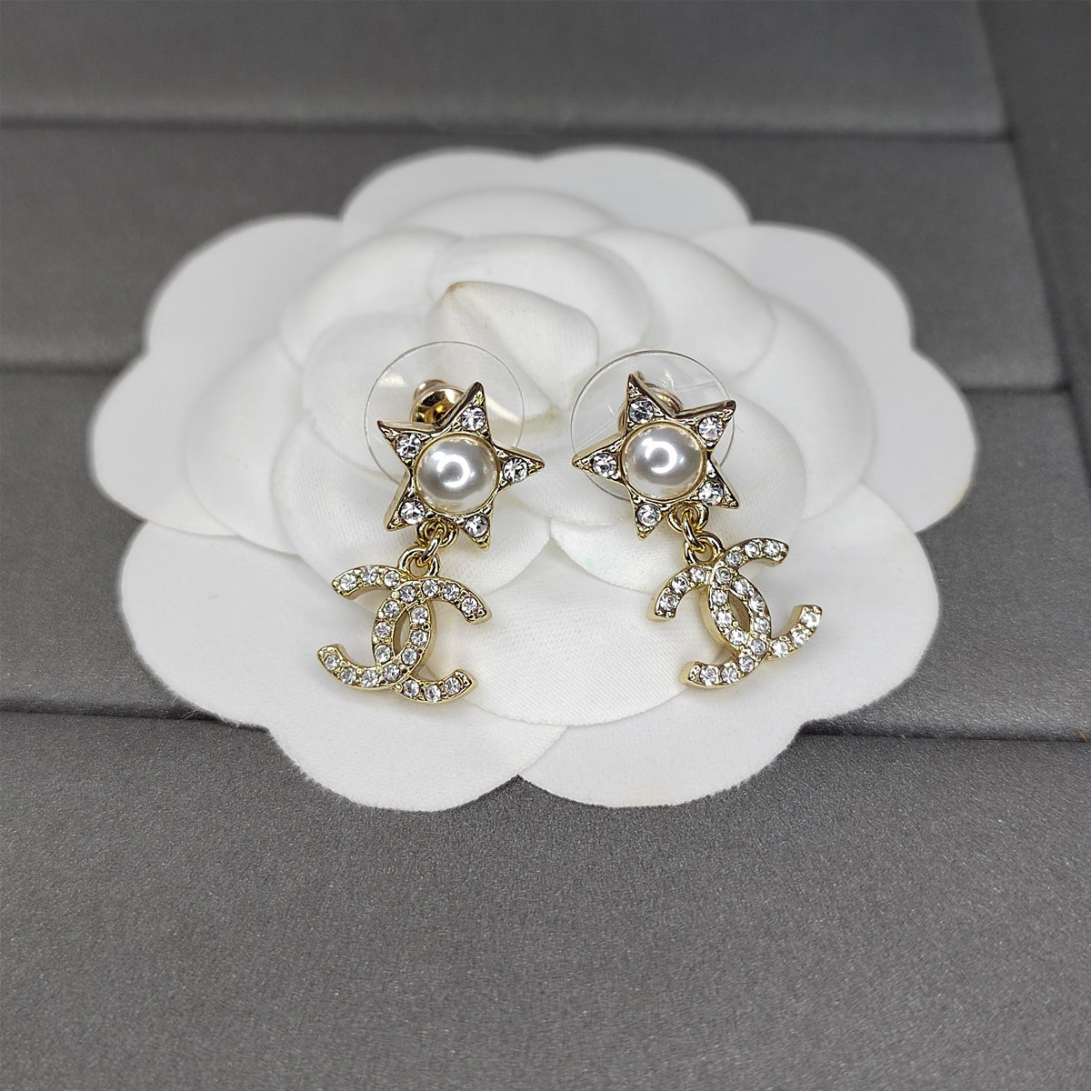 2025 Luxurious diamond pentagram earrings