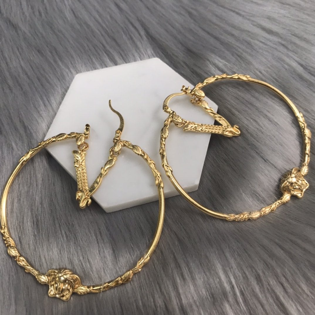 2025 Fashion round goddess pendant earrings