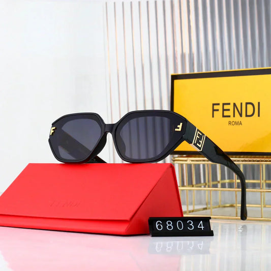 2025 Fashionable street style sunglasses