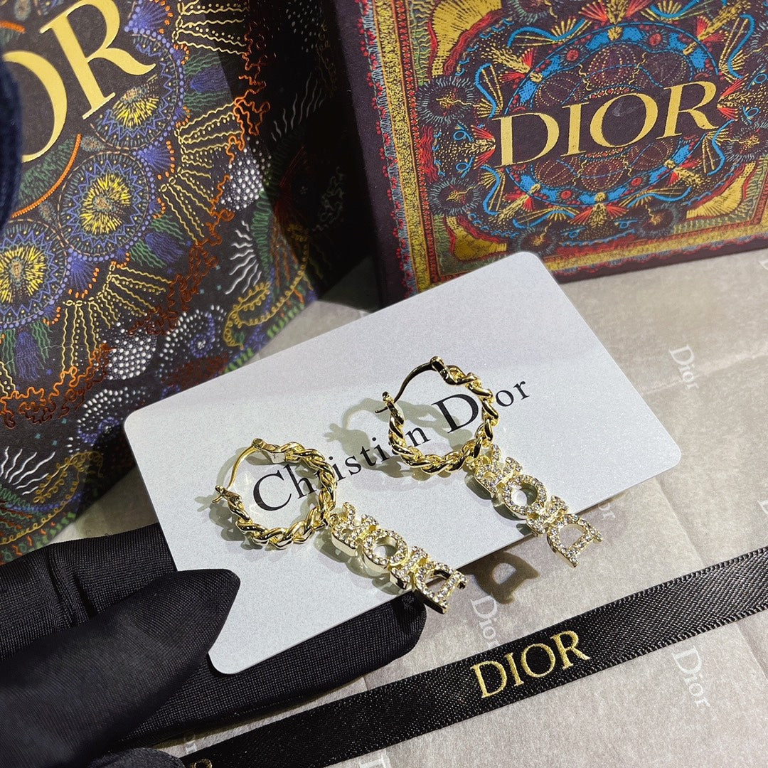 2025 Hook Diamond Earrings