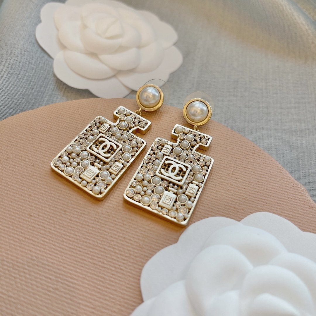 2025 Luxury Pearl Wine Bottle Drop Earrings