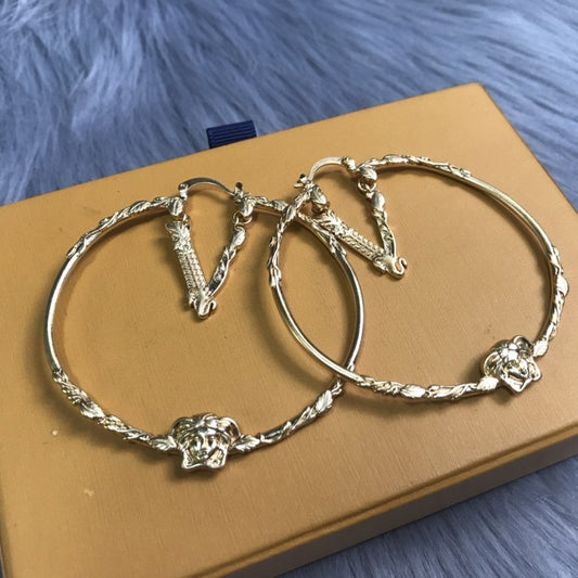 2025 Fashion round goddess pendant earrings