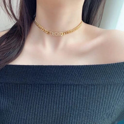 2025 Fashion Inlaid Rhinestone Alphabet Necklace