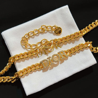 2025 Fashion Inlaid Rhinestone Alphabet Necklace