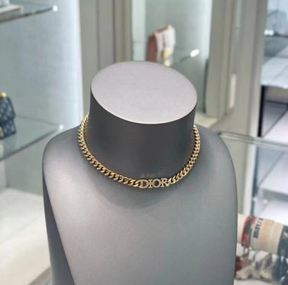 2025 Fashion Inlaid Rhinestone Alphabet Necklace