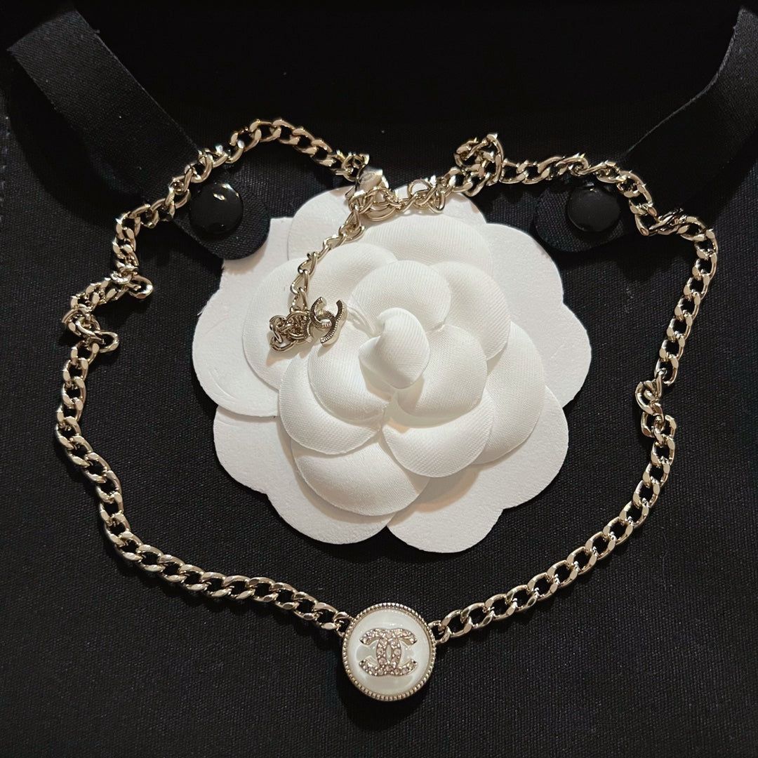 2025 Fashion Rhinestone Round Double C Necklace