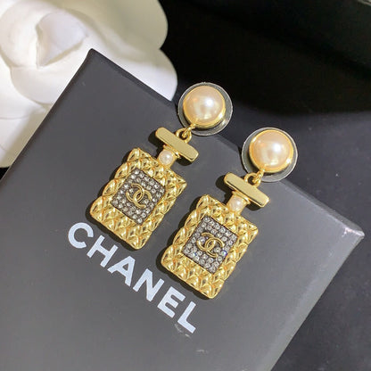 2025 Fashion Rhinestone Pearl Double C Wine Bottle Pendant Earrings