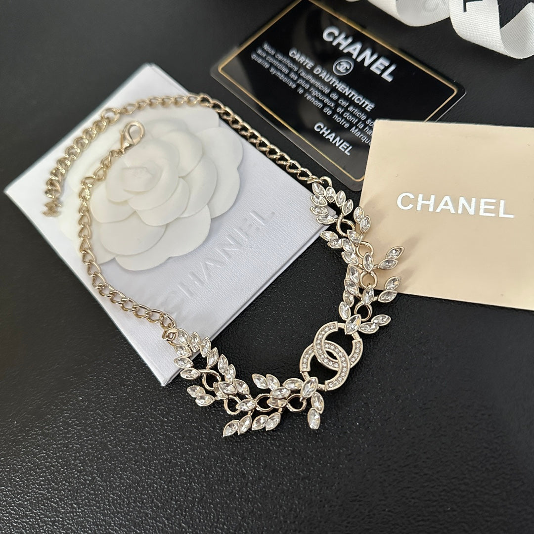 2025 Fashion Double C Leaf Rhinestone Necklace
