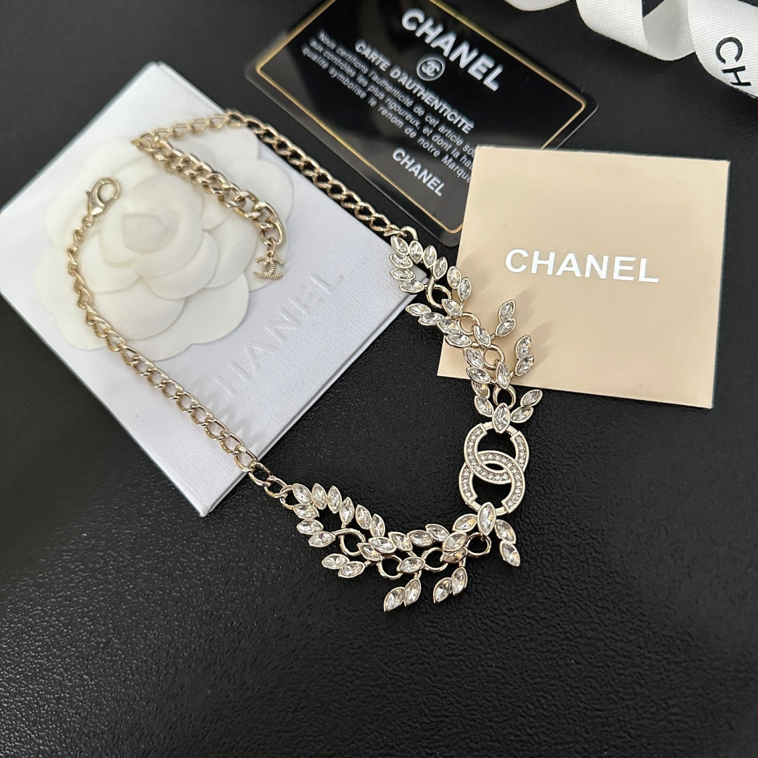 2025 Fashion Double C Leaf Rhinestone Necklace