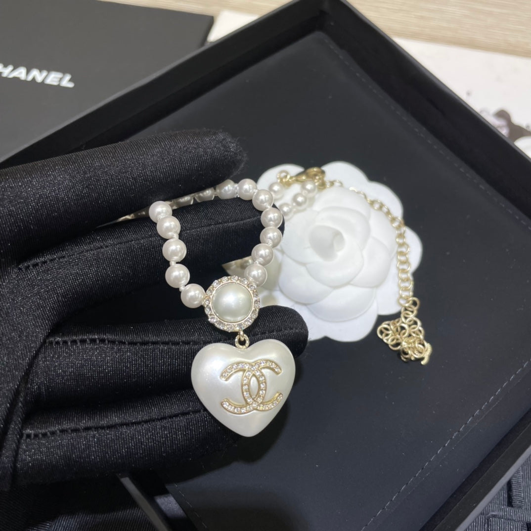 2025 Fashion Double C Pearl Heart Necklace