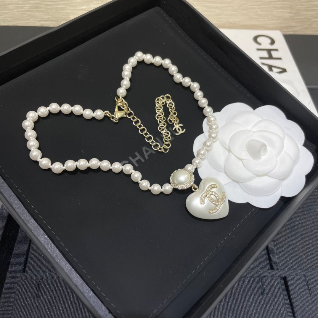 2025 Fashion Double C Pearl Heart Necklace