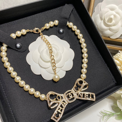 2025 Fashion CC pearl bow necklace