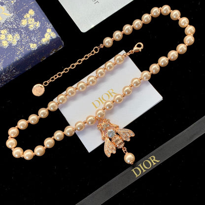 2025 Fashion CD pearl bee pendant necklace