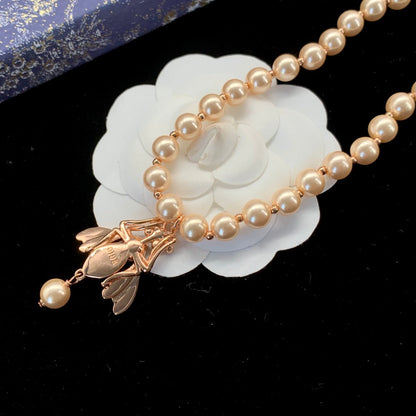 2025 Fashion CD pearl bee pendant necklace