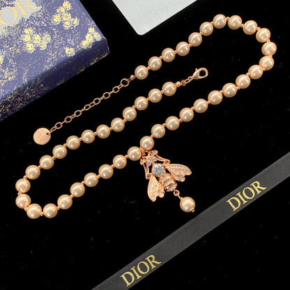 2025 Fashion CD pearl bee pendant necklace