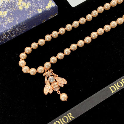 2025 Fashion CD pearl bee pendant necklace