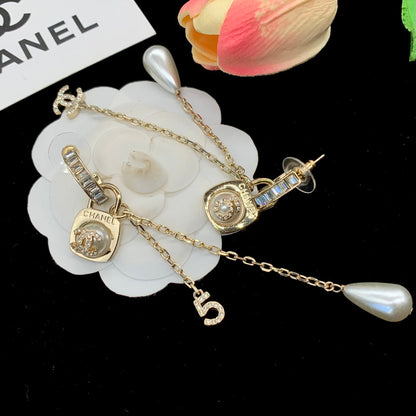 2025 Fashion Rhinestone Pearl Dangle Earrings