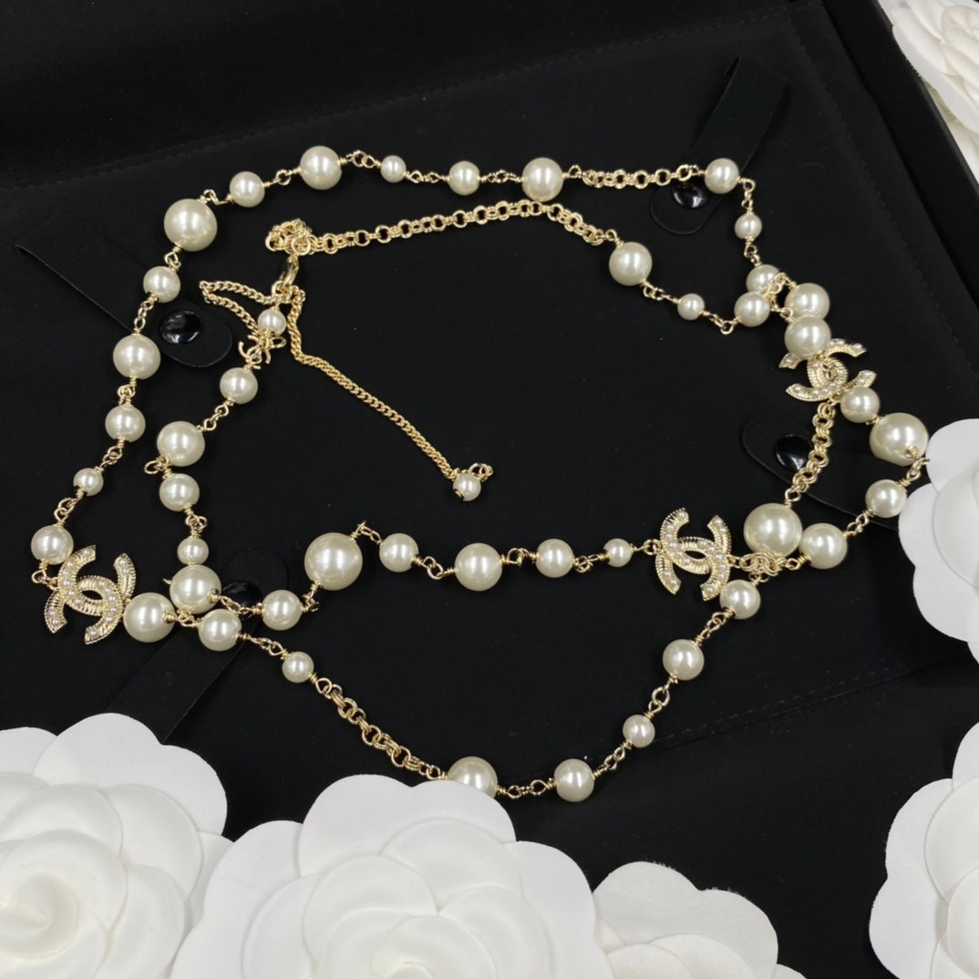 2025 Fashion Pearl Rhinestone Charm Necklace