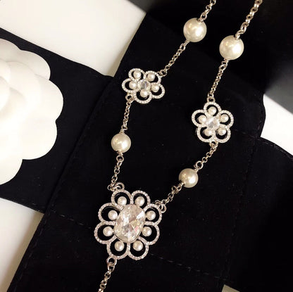 2025 Fashion Flower Letter Pearl Necklace