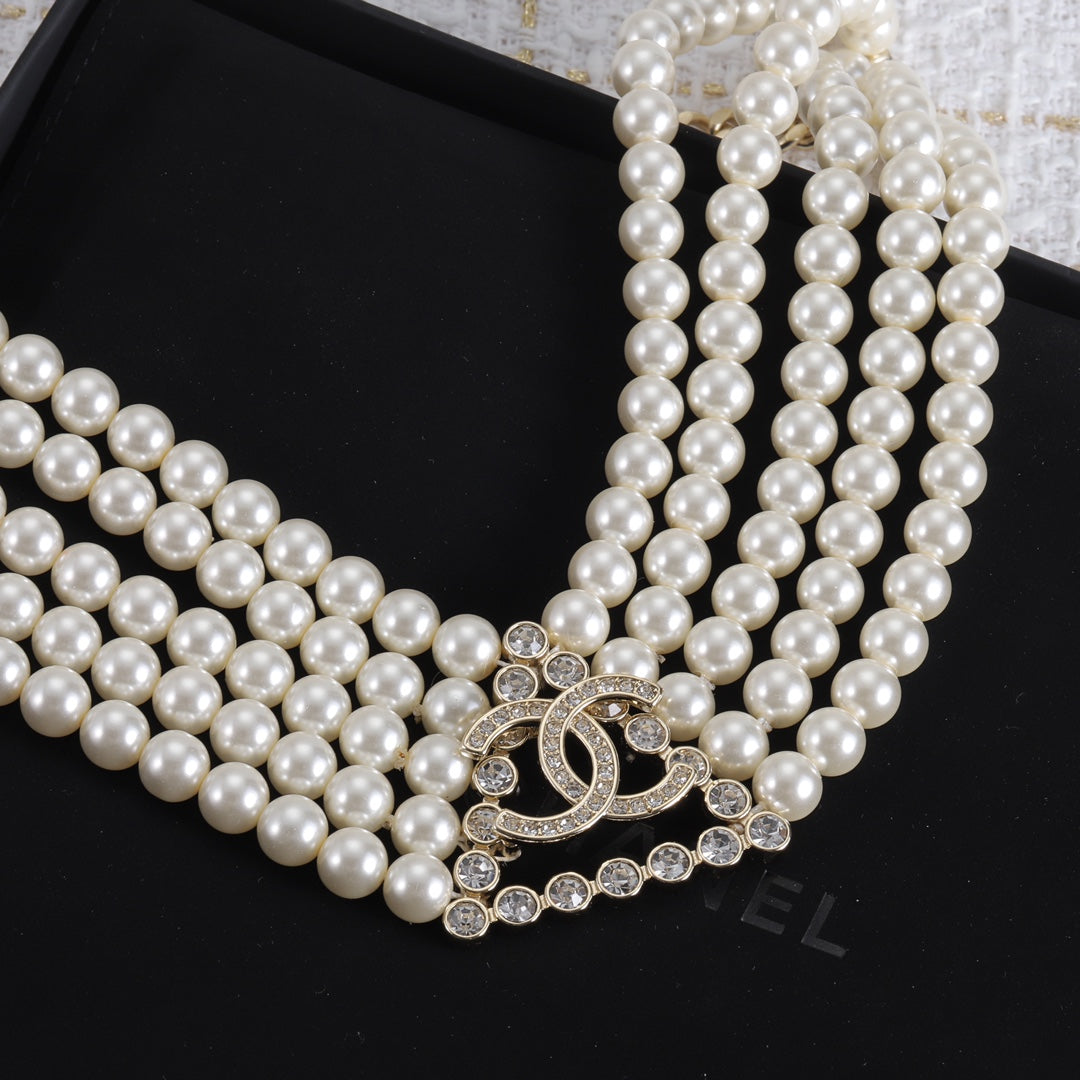 2025 Fashion CC triangle pearl necklace
