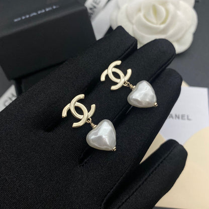 2025 Pearl Heart Drop Earrings