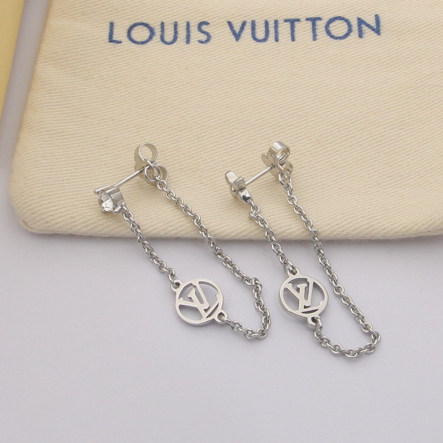2025 Petit Asymmetric Chain Earrings