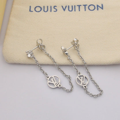2025 Petit Asymmetric Chain Earrings