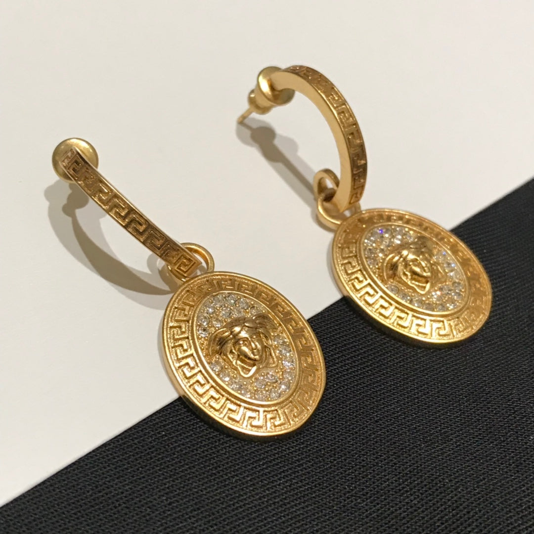 2025 Oval Pendant Labyrinth Design Earrings