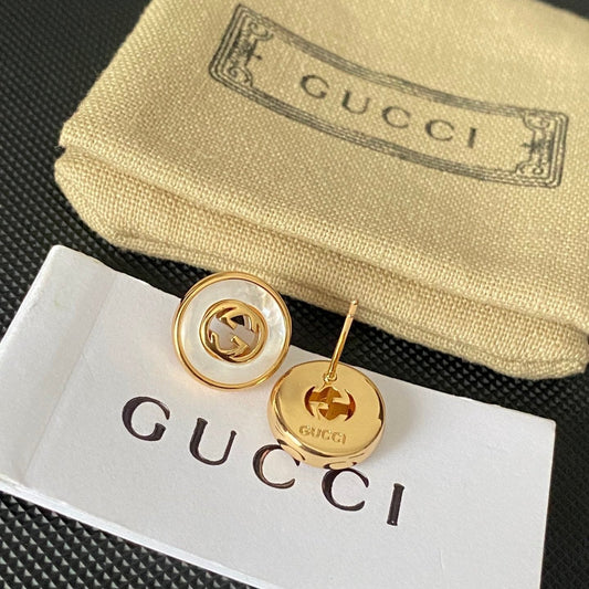 2025 Fashionable pearl earrings