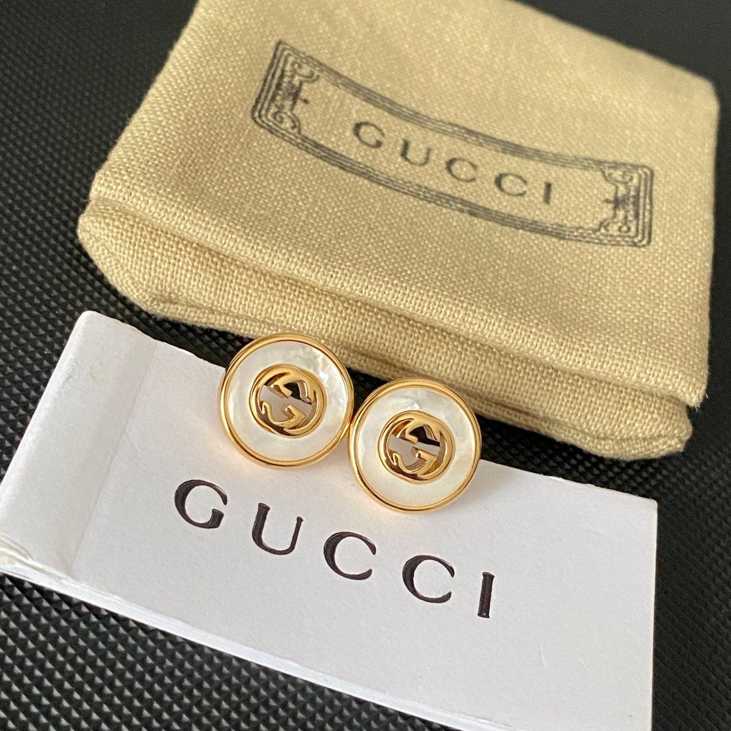 2025 Fashionable pearl earrings