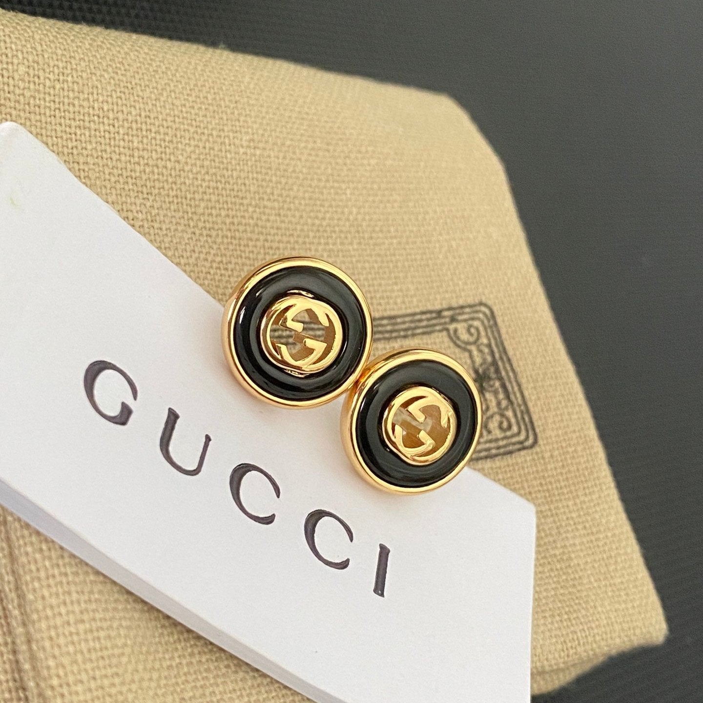 2025 Fashionable pearl earrings