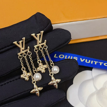 2025 Fashion Pearl Flower Pendant Earrings